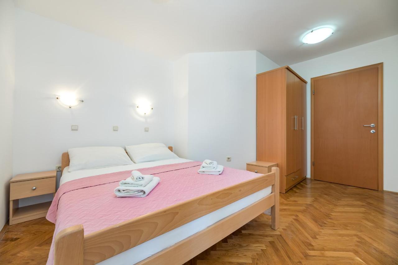 Apartments Melania & Antonia Baška Eksteriør billede